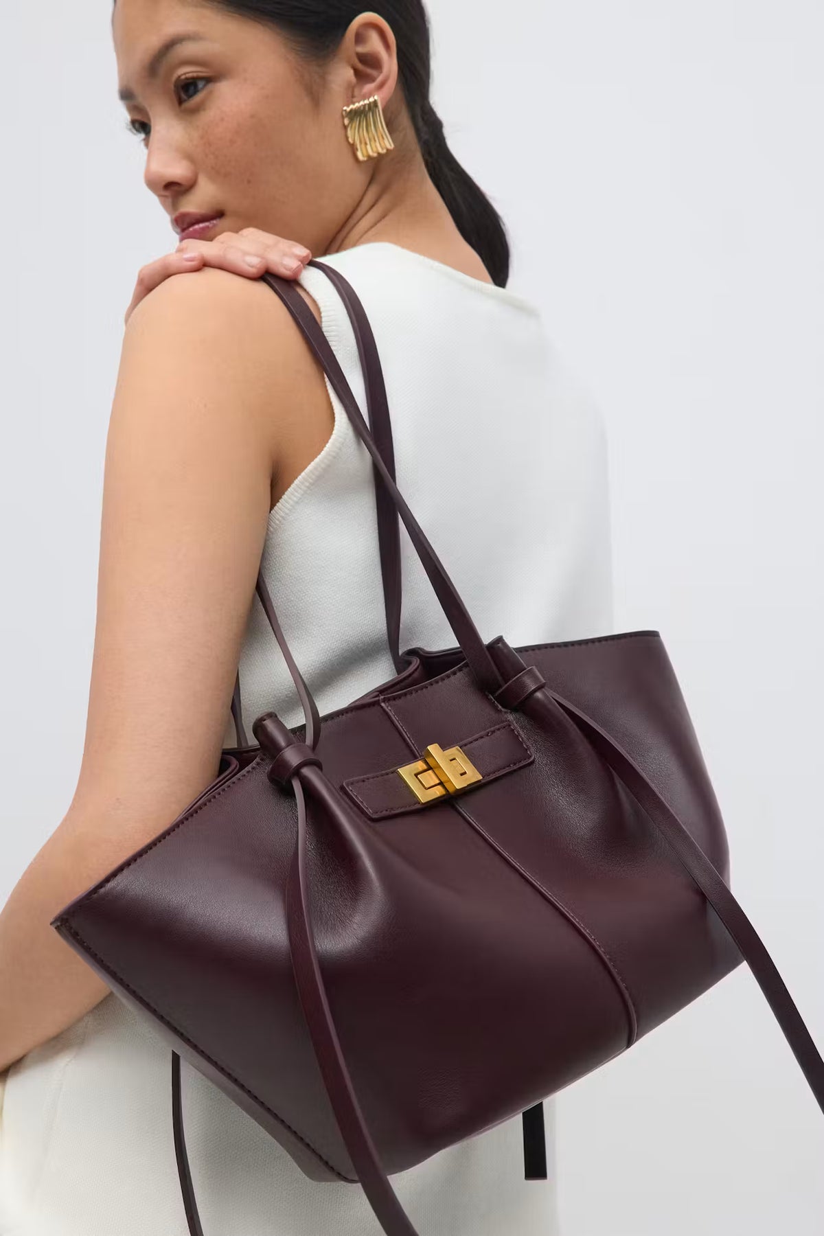 Borsa Ava