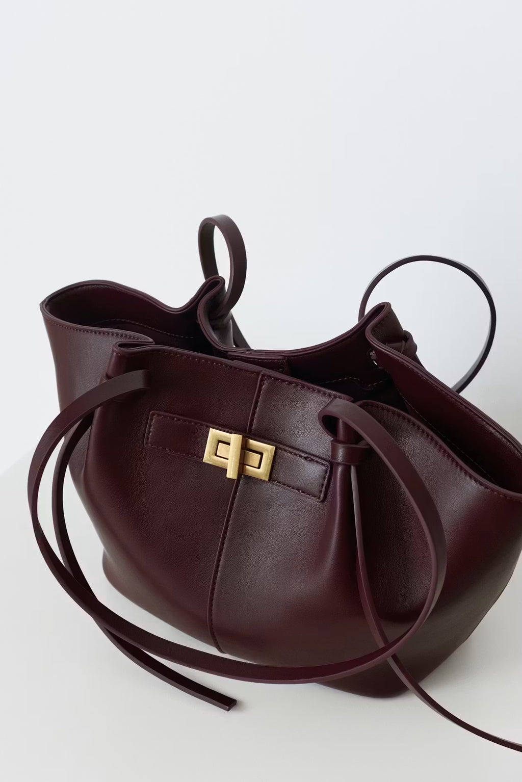 Borsa Ava