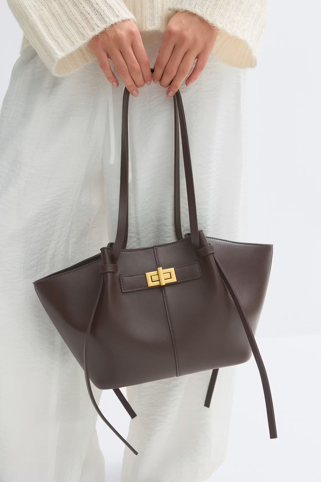 Borsa Ava