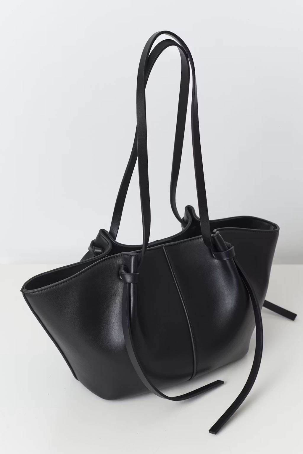 Borsa Ava