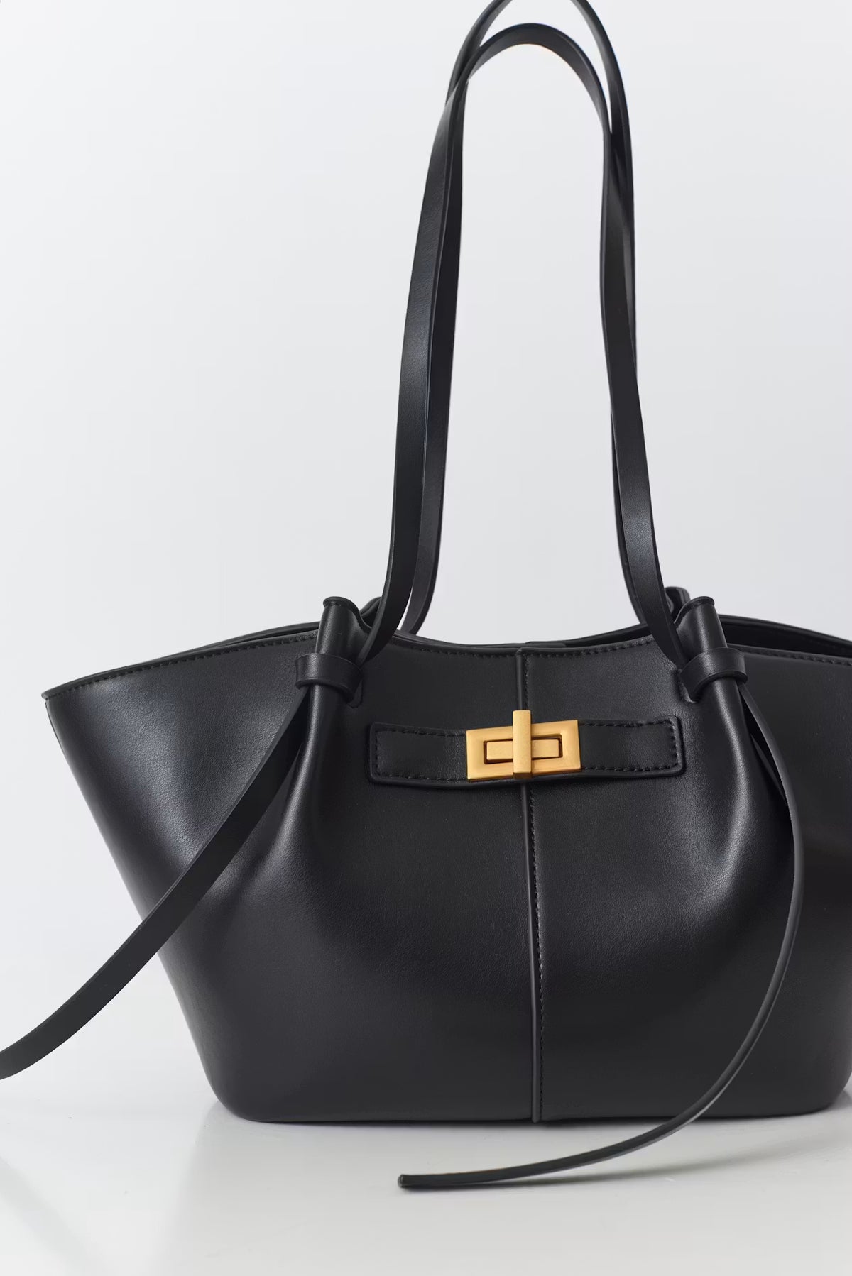 Borsa Ava